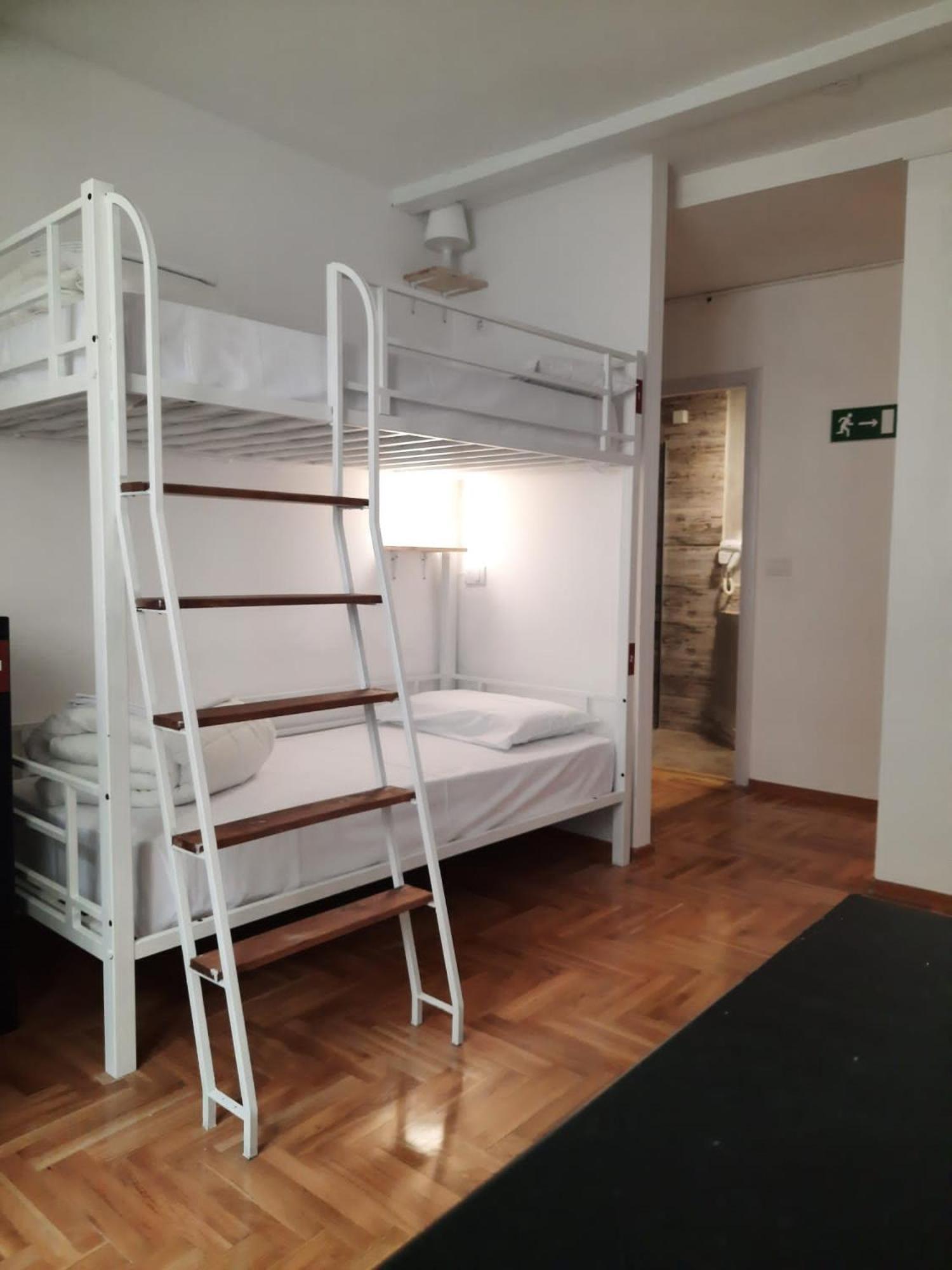 New Generation Hostel Como Lake Экстерьер фото